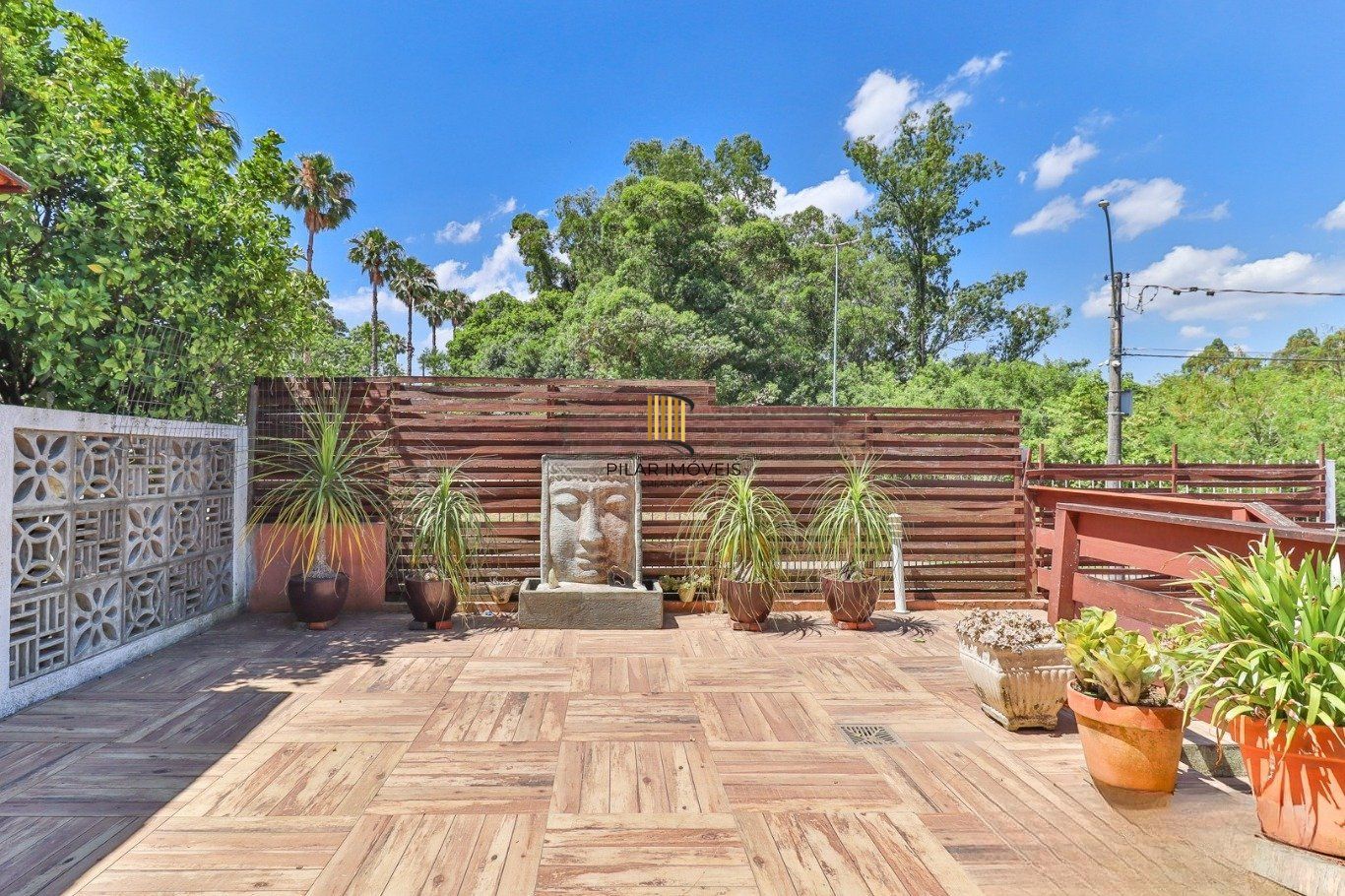 Casa em Condomínio com 3 Dormitórios e Energia Solar na Lomba do Pinheiro
