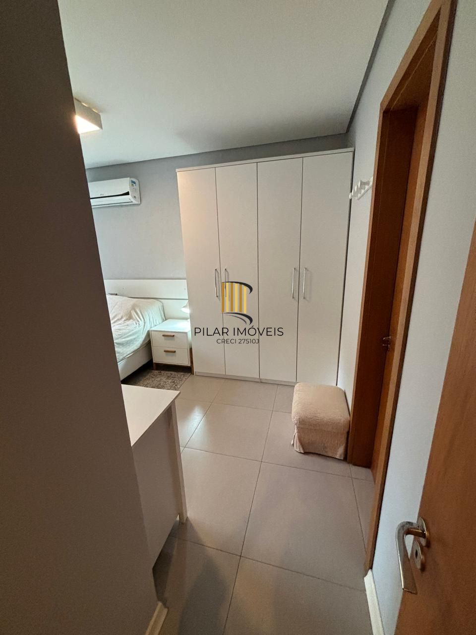 Apartamento mobiliado de 2 dormitórios e duas vagas bairro Agronomia