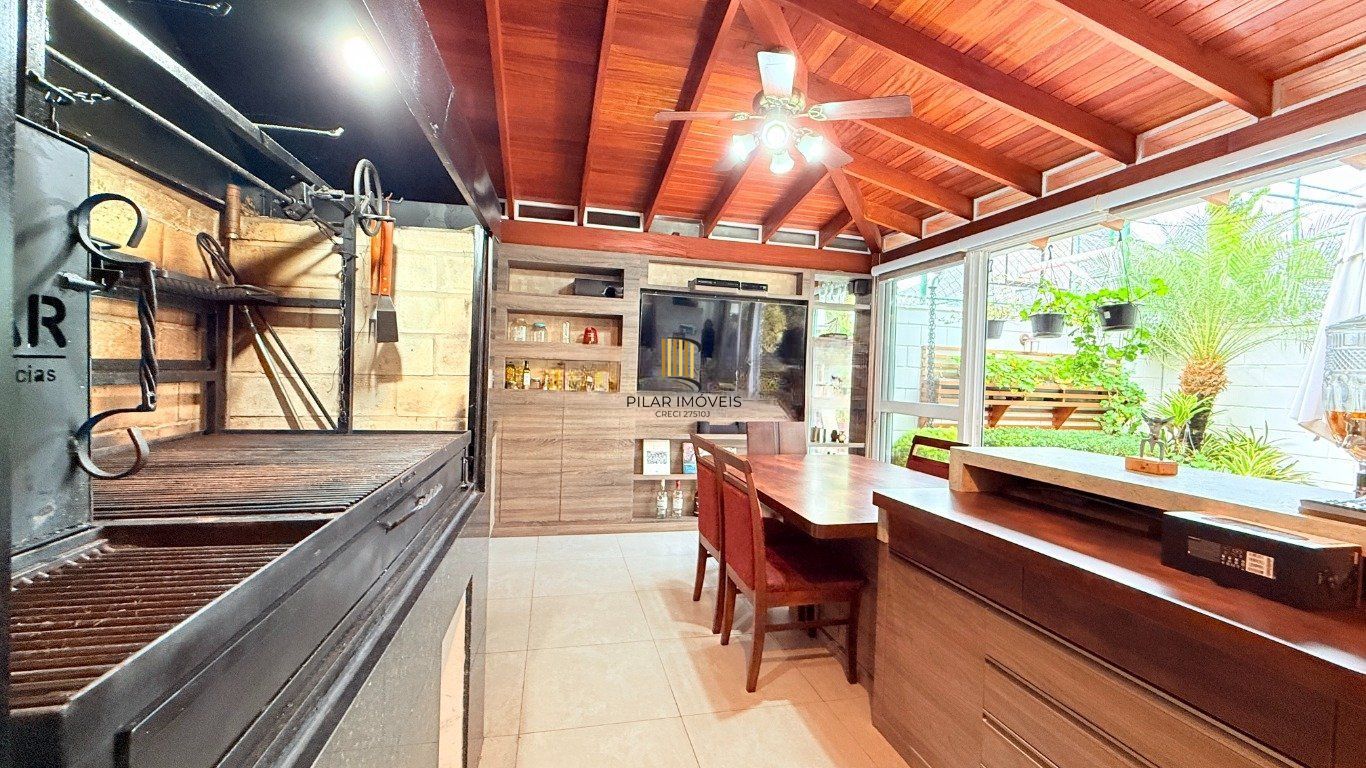 Casa em condomínio fechado com 4 dormitórios bairro Agronomia.