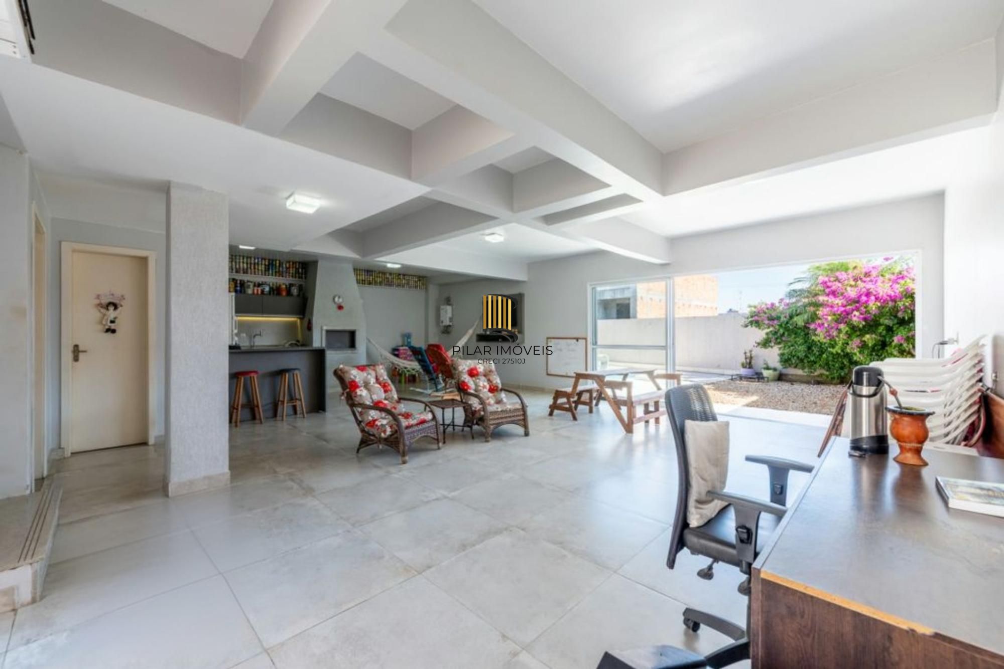 Casa em condomínio de 3 dormitórios,2 vagas e churrasqueira no bairro Agronomia