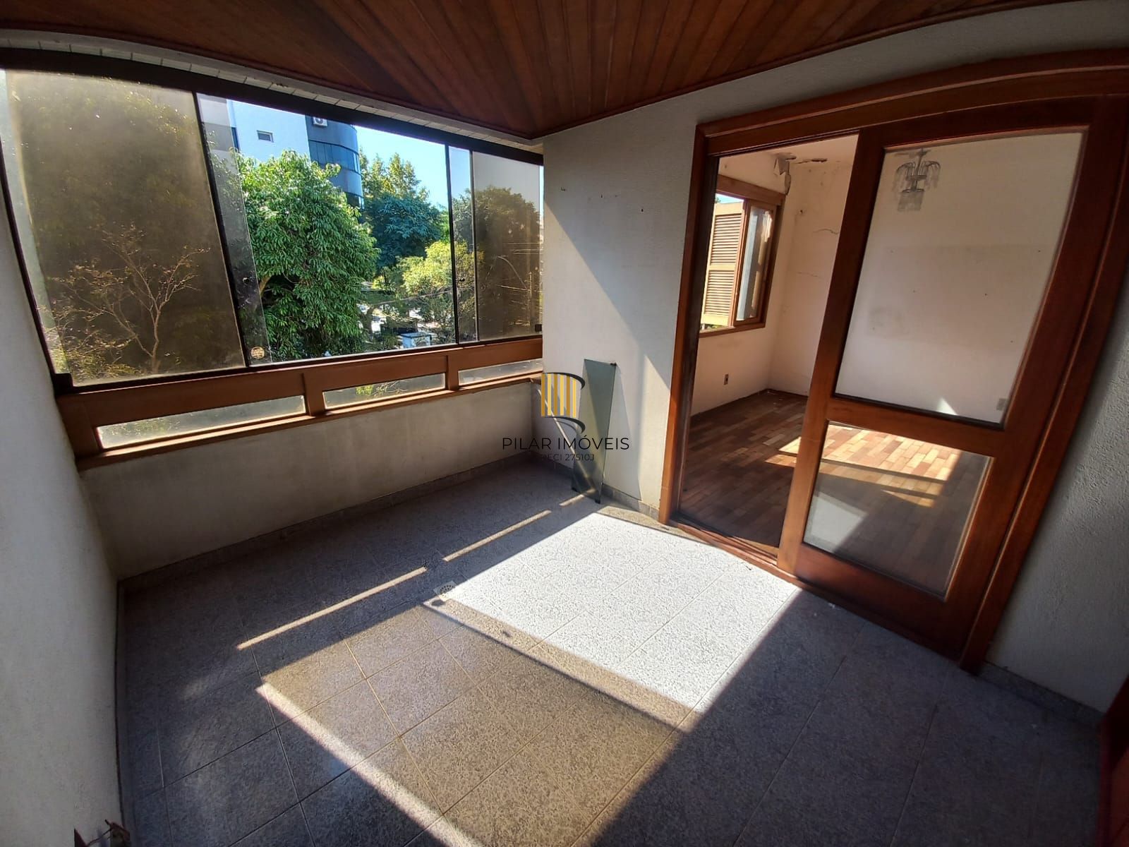 Apartamento com 3 quartos, 1 suíte, sacada e 3 vagas no Bairro jardim Itu