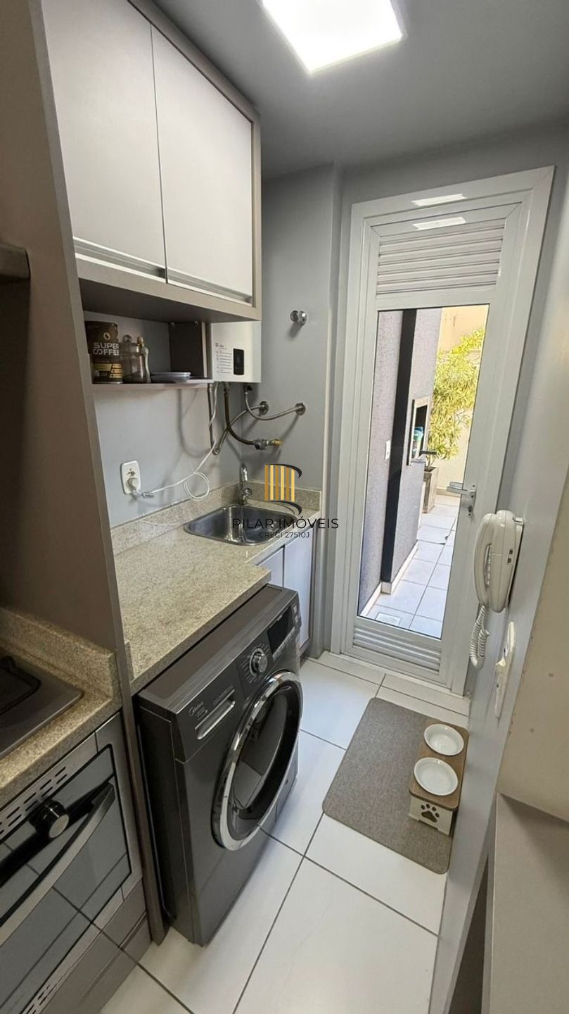 Apartamento de 2 dormitórios, elevador e 1 vaga de garagem em Canoas.