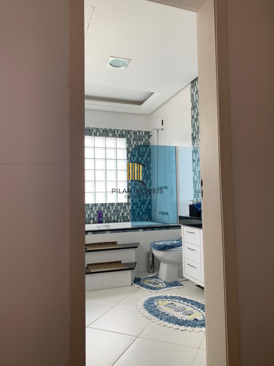 Casa em Condomínio com 3 quartos, 1 suíte e 288m² à venda no Ecoville.