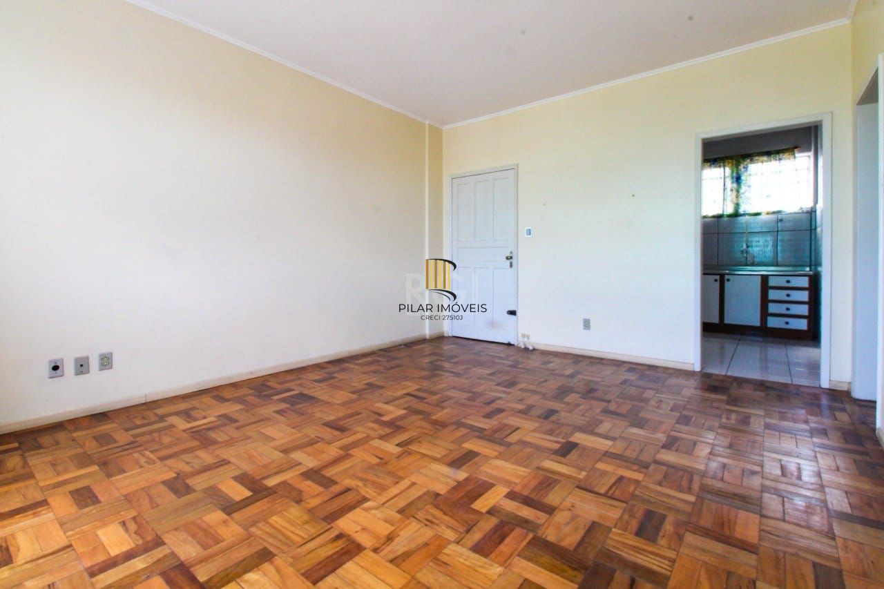 Apartamento com 2 quartos,1 vaga de garagem e elevador no bairro Navegantes