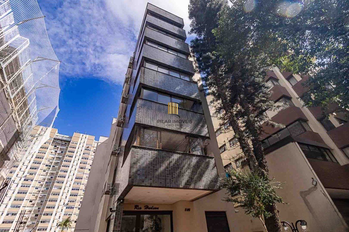 Apartamento semi mobiliado de 2 quartos,elevador,2 vagas no bairro Auxiliadora.