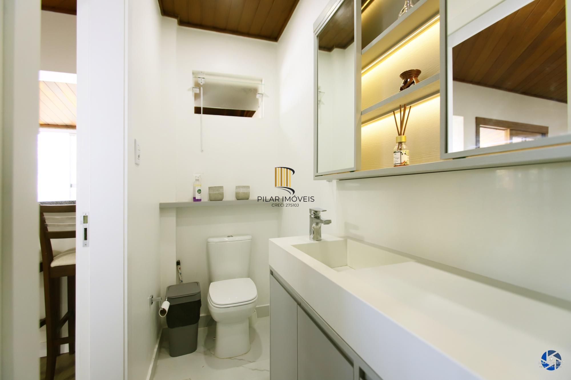 Cobertura com 3 dormitórios e 2 vagas no Bairro Santana