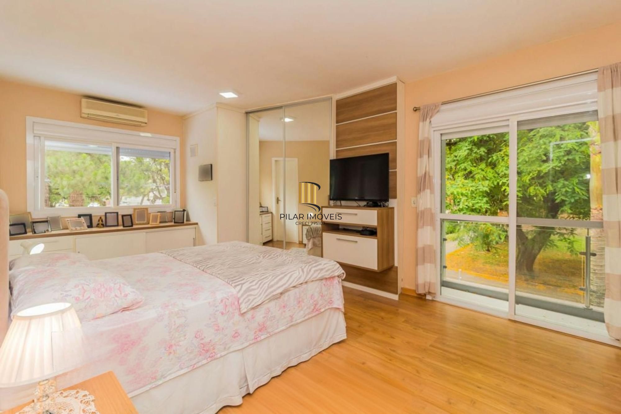 Casa com 3 dormitórios no Bairro Vila Ipiranga