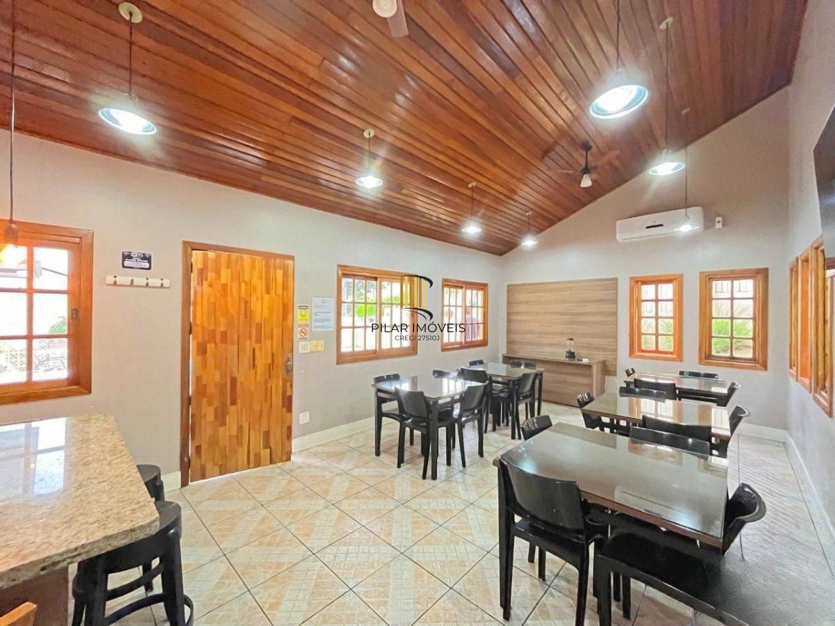 Casa com 3 quartos semi mobiliado com vaga no bairro Partenon