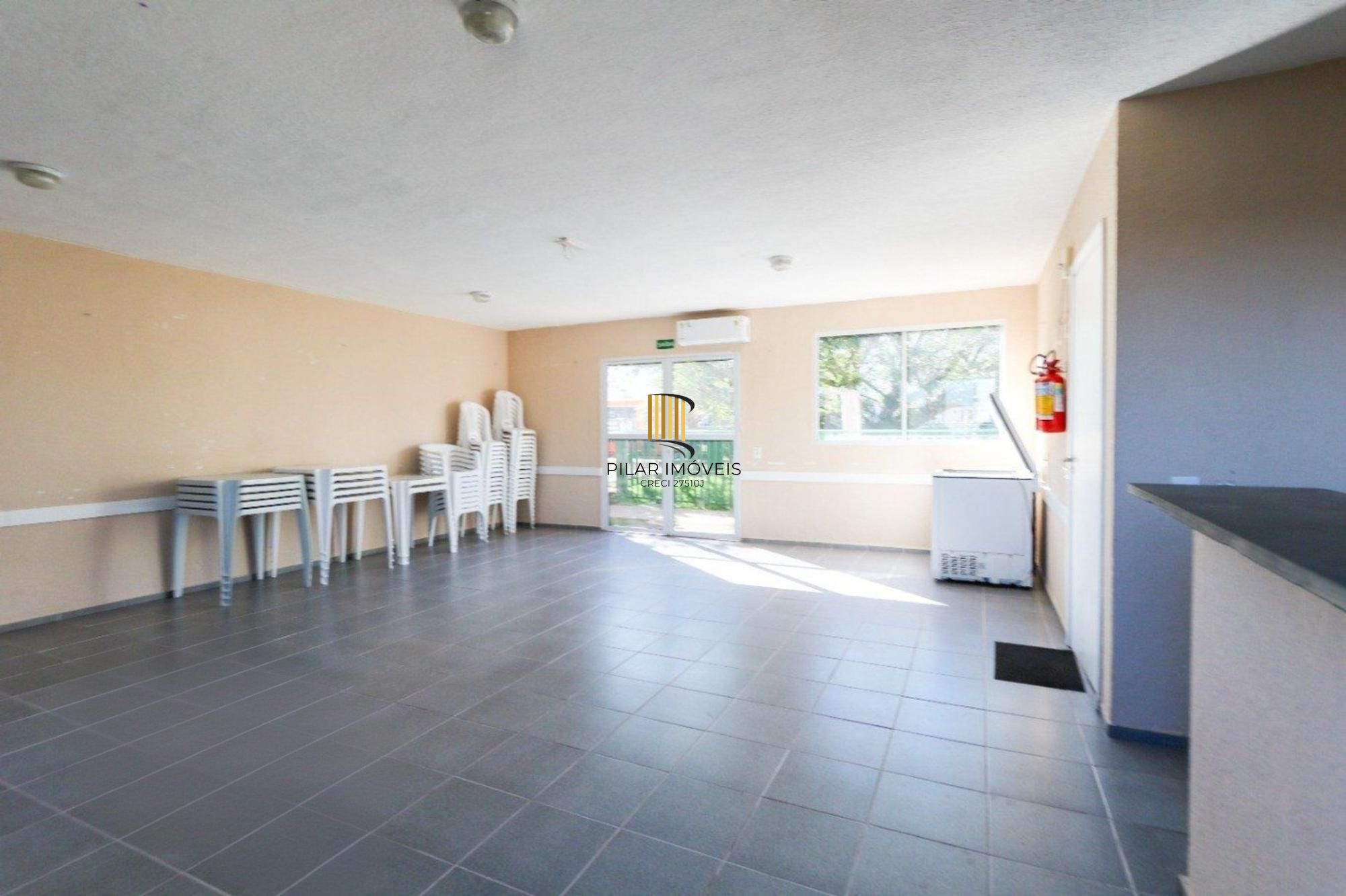 Apartamento com 1 dormitório e com 1 vaga de garagem em Canoas.