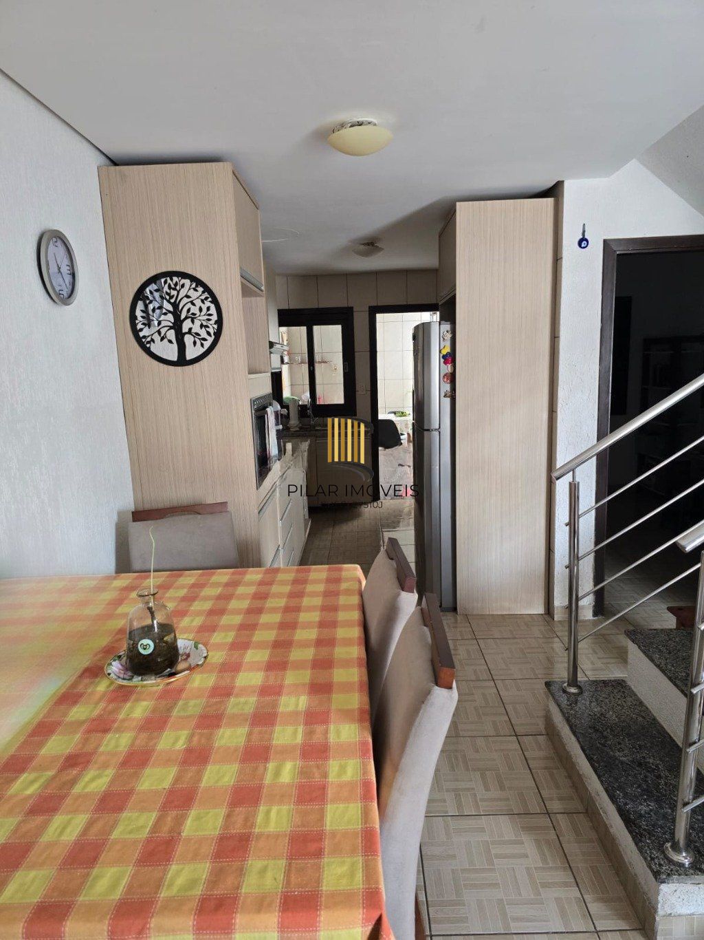 Casa de 3 dormitórios com  uma vaga de garagem no bairro Niterói Canoas.