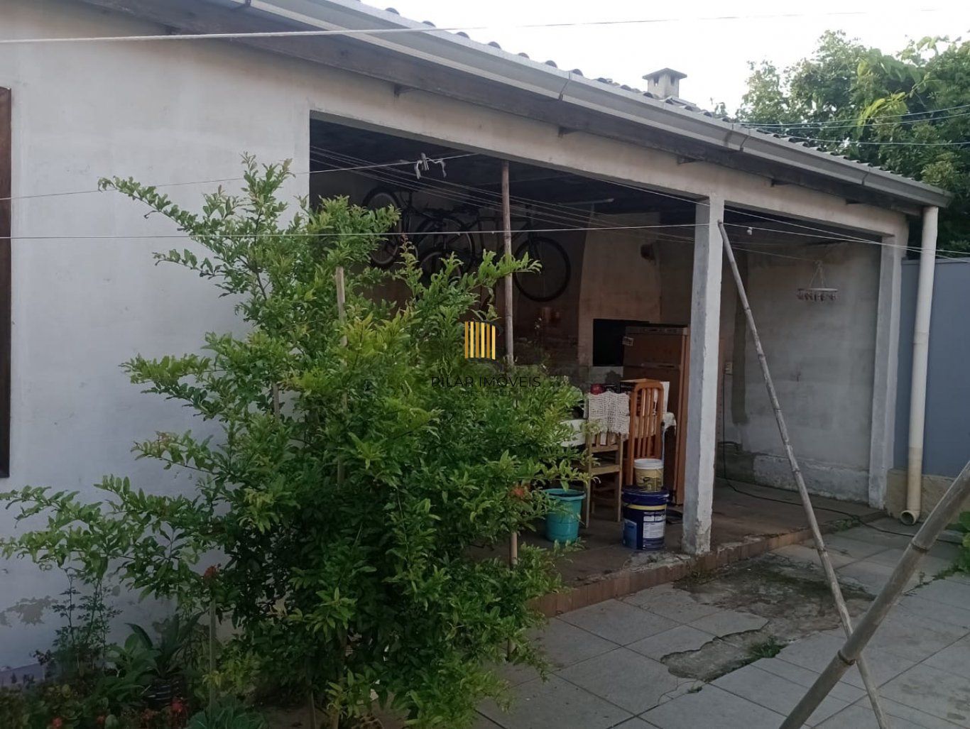 Casa de 2 dormitórios e 1 vaga de garagem em Canoas.