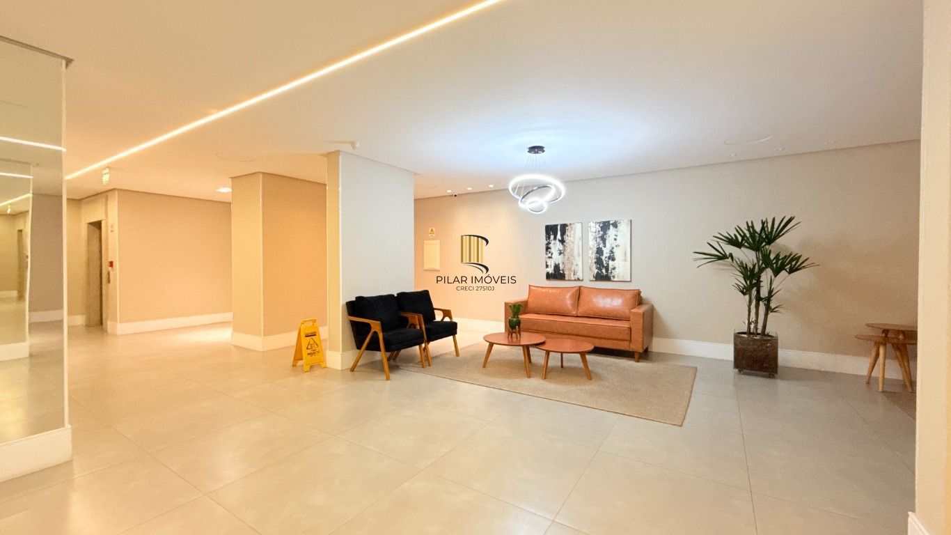 Apartamento 2 dormitórios, churrasqueira, 1 vaga, elevador na Rua General Lima e Silva.