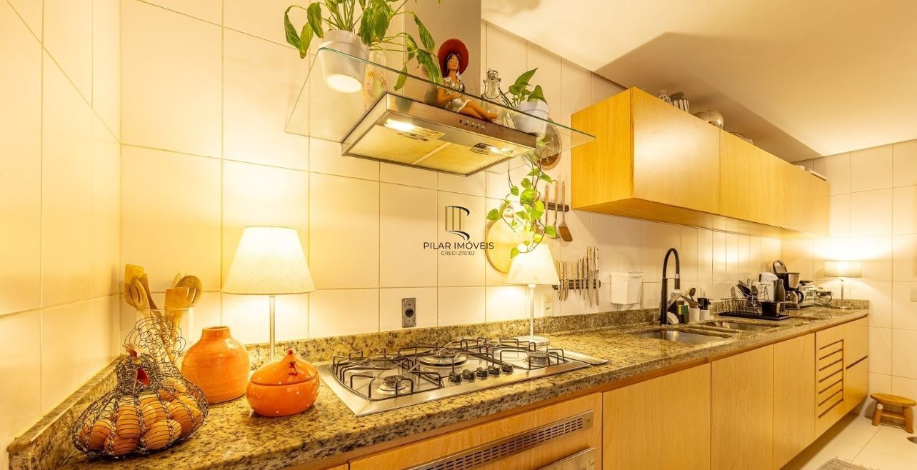 Casa em Condomínio com 3 quartos e 324m² à venda na  Rua João Caetano