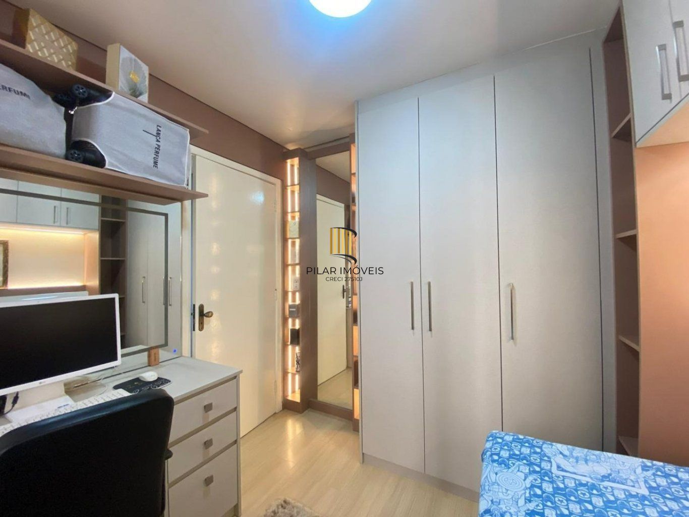 Casa de 3 quartos, 2 vagas de garagem cobertas no bairro Mato grande em Canoas.