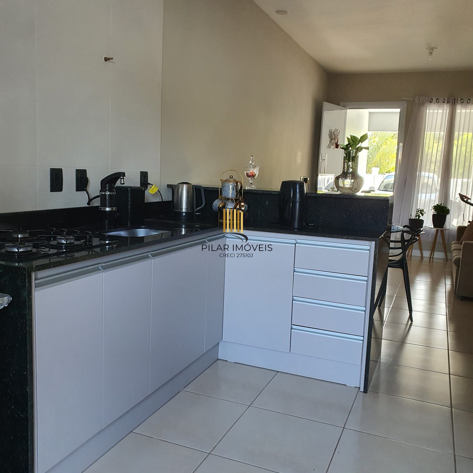 Casa geminada com 2 quartos e vaga de garagem no bairro Cruzeiro do sul