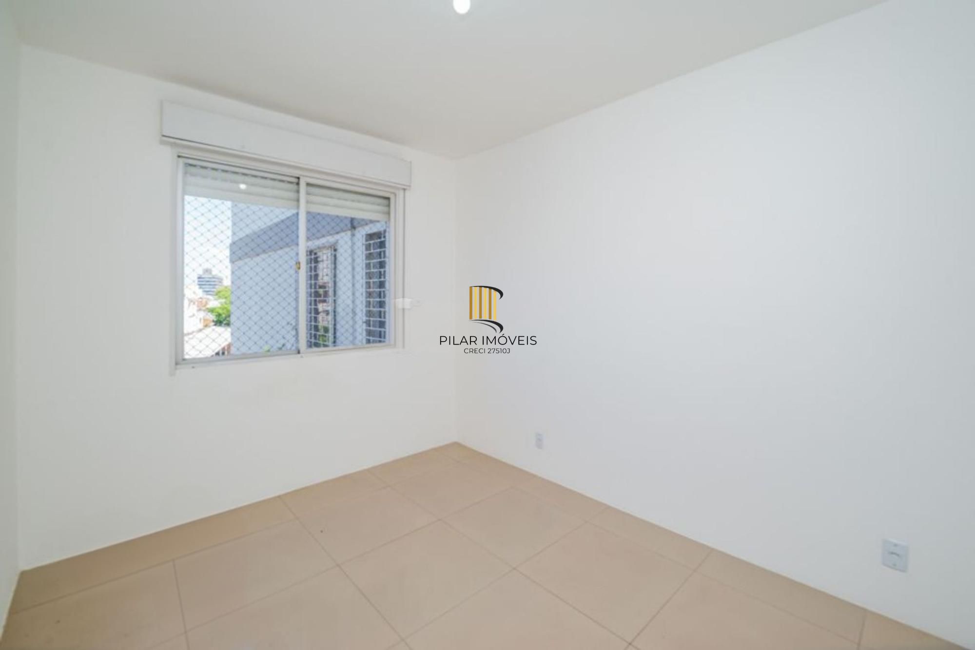 Apartamento com 2 quartos, 2 banheiros e 1 vaga no bairro Azenha.