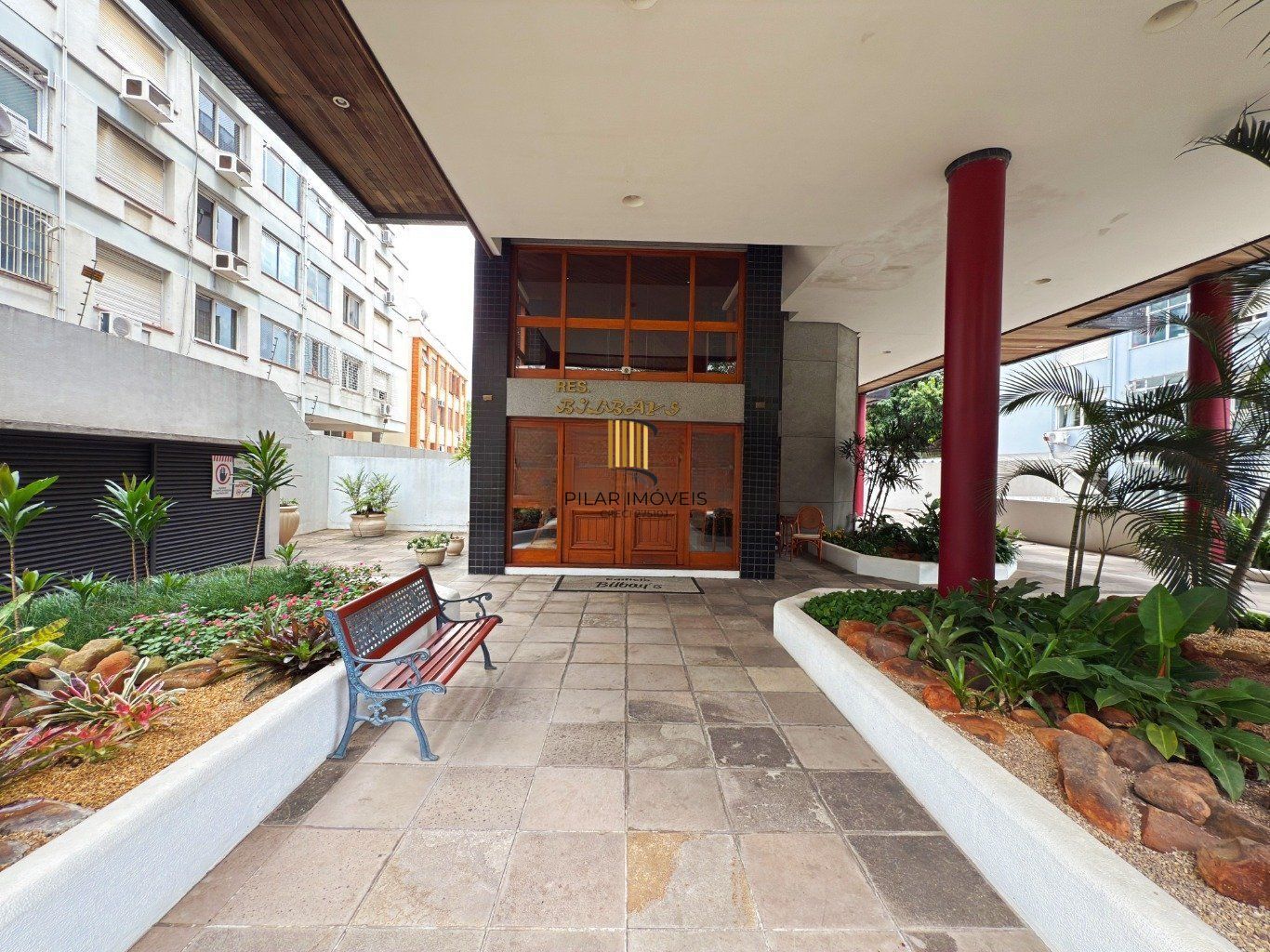 Cobertura de 3 quartos,suíte,elevador,2 vagas no bairro Mont Serrat