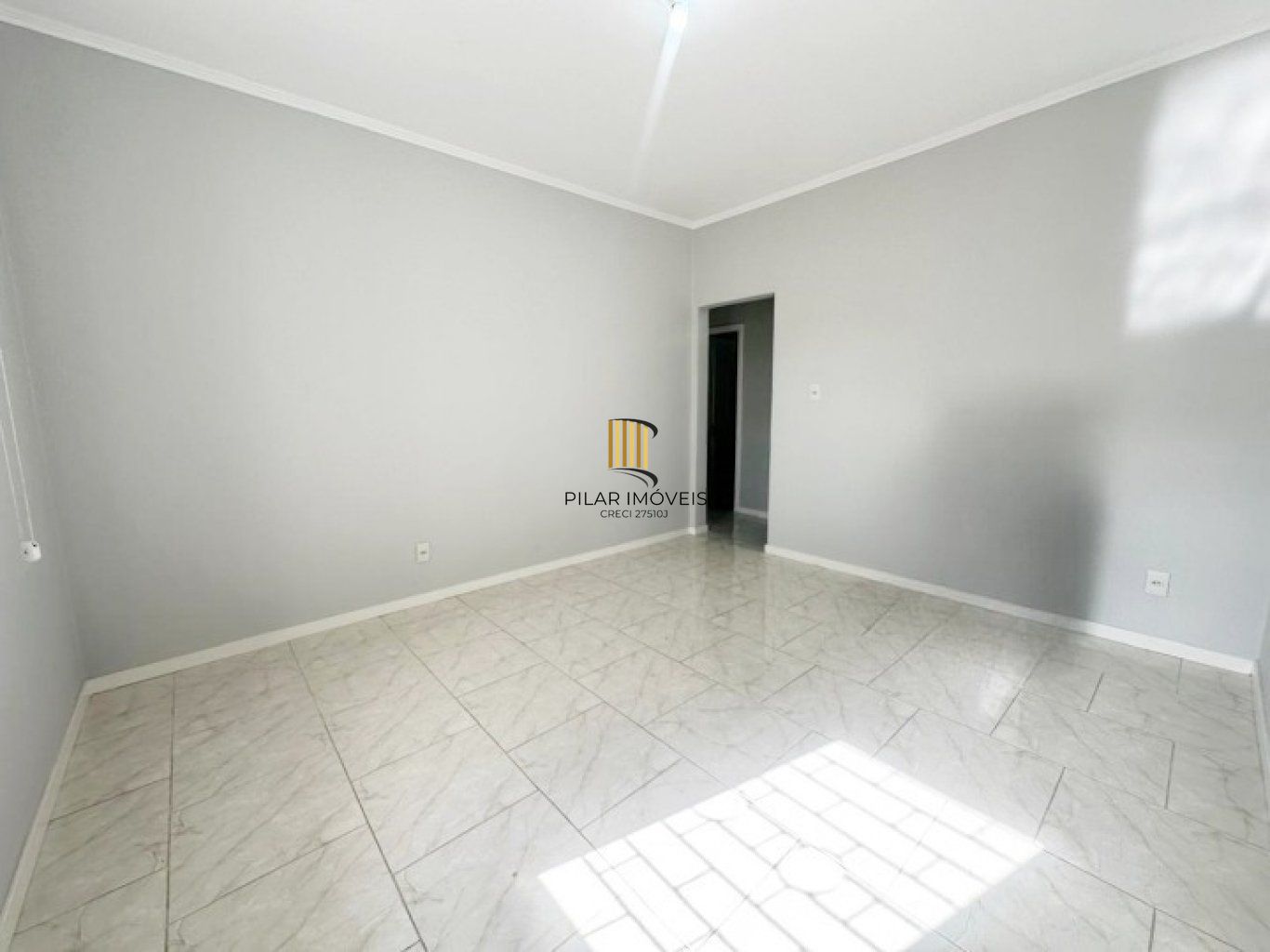 Apartamento térreo com 2 quartos e 1 vaga de garagem no Bairro Auxiliadora