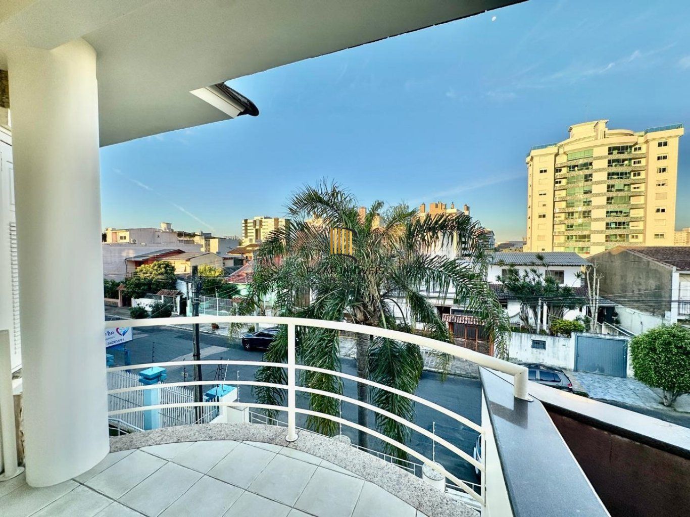 Casa de 3 dormitórios, 2 vagas de garagem em Canoas