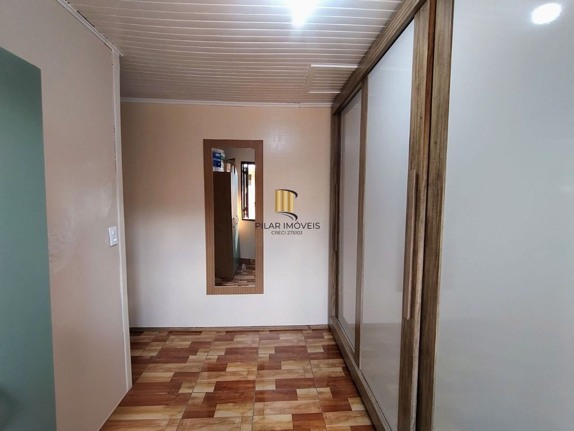 Casa de 4 dormitórios e 4 vagas de garagem em Canoas.