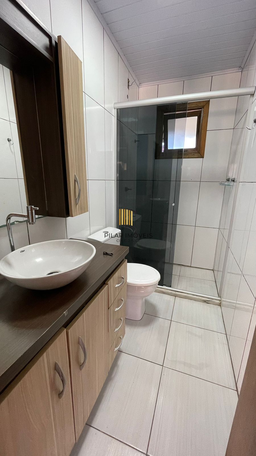 Casa em condomínio com 2 quartos e 2 vagas a venda bairro Olaria em Canoas