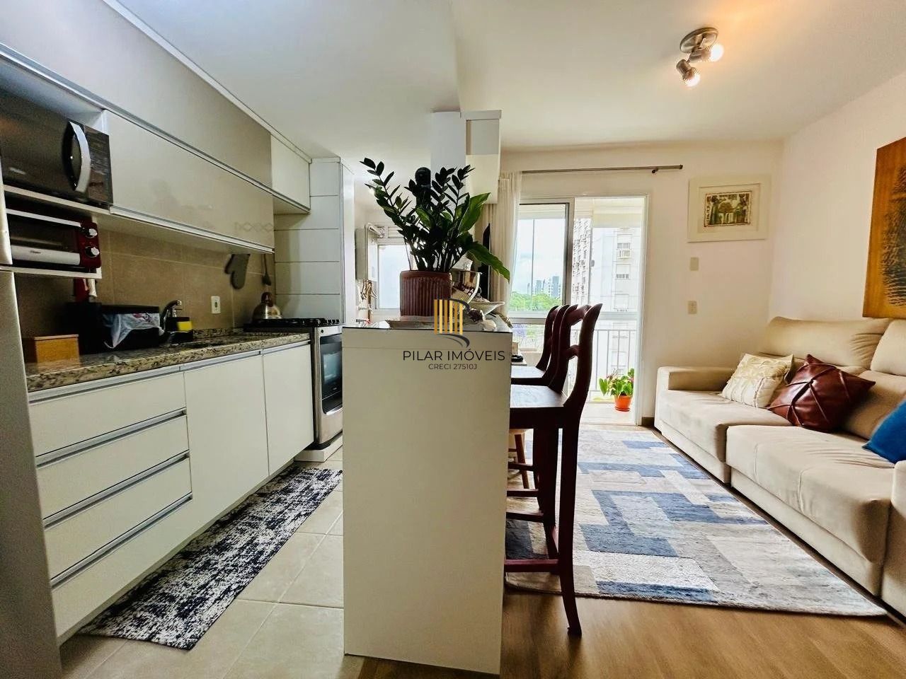 Apartamento 2 Dormitórios com Suíte, elevador e 2 Vagas no Alto Petrópolis