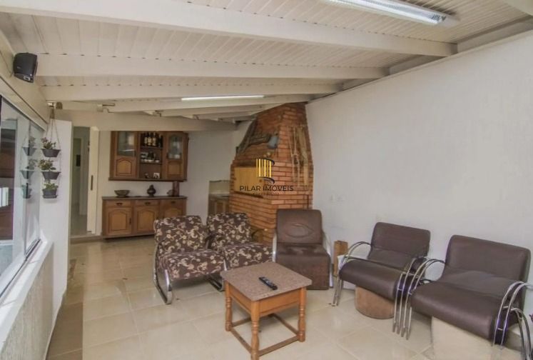 Casa com piscina e 4 suítes no Bairro Vila Ipiranga