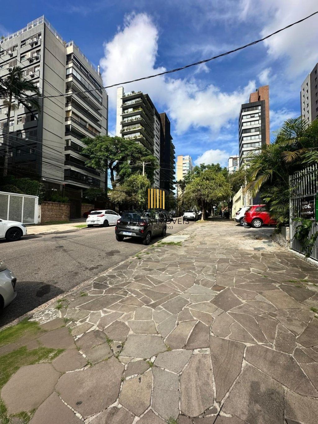 Apartamento térreo com 2 quartos e 1 vaga de garagem no Bairro Auxiliadora