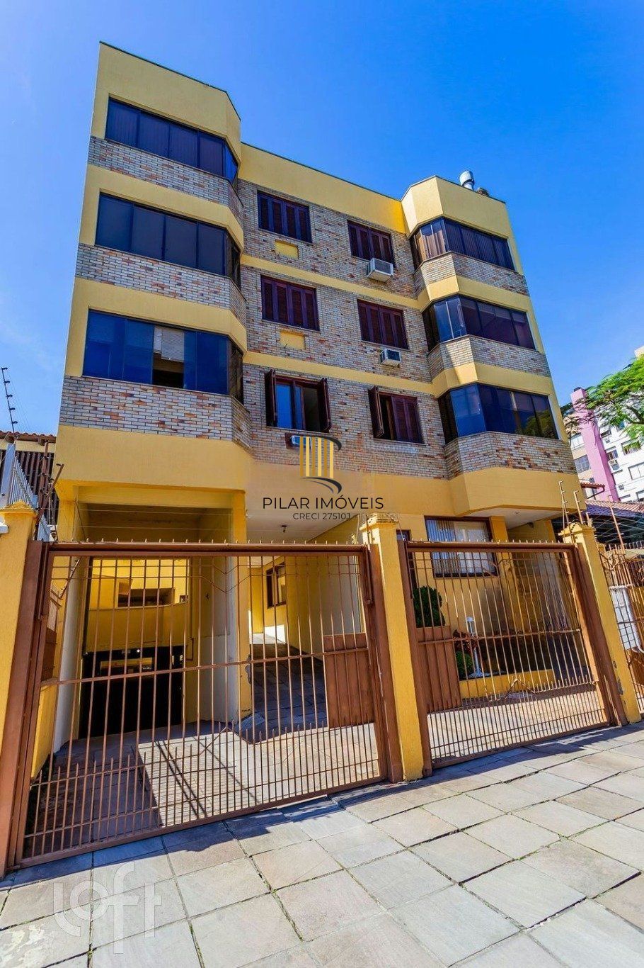 Apartamento mobiliado 2 quartos, vaga e churrasqueira no bairro Cristo Redentor