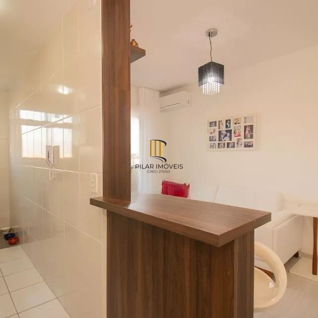 Apartamento com 2 quartos e 1 vaga e elevador no Bairro São Sebastião