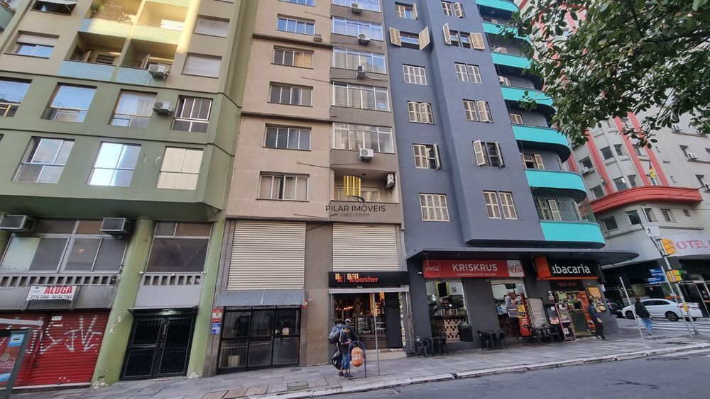 Apartamento com 2 quartos e elevador no bairro Centro Historico