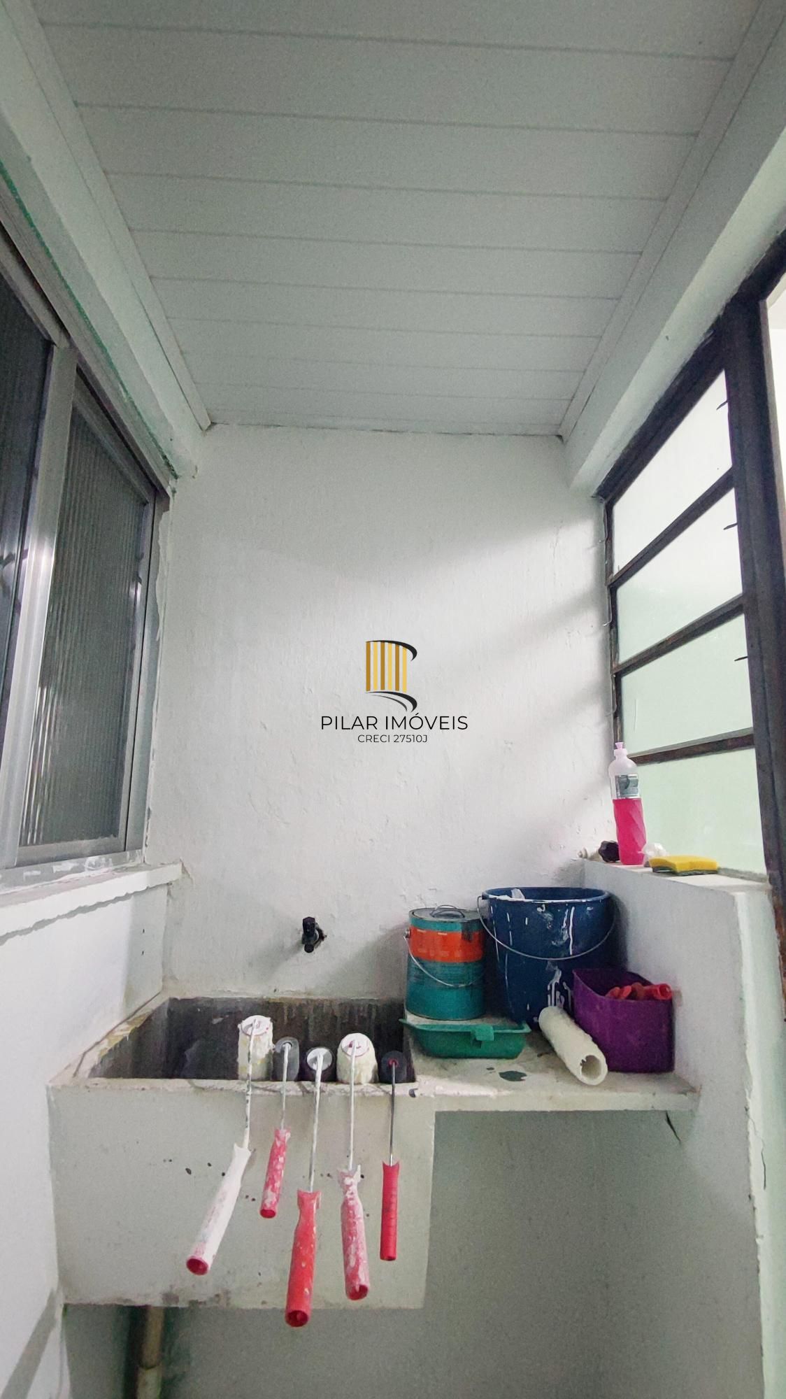 Apartamento Térreo, com 2 quartos, portaria e pátio  no bairro Rubem Berta