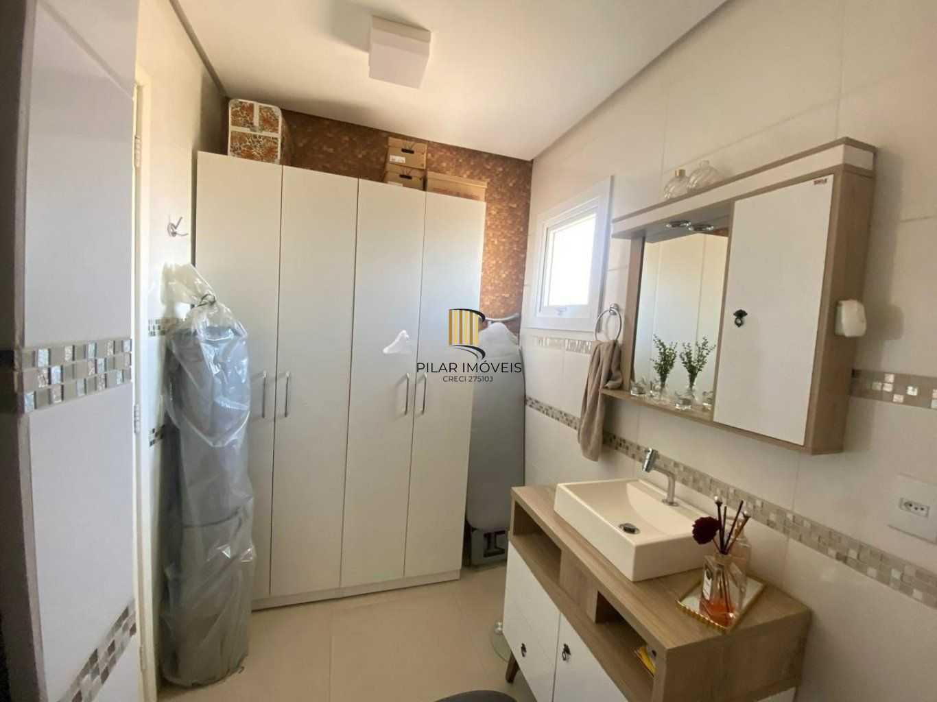 Casa de 3 quartos, 2 vagas de garagem cobertas no bairro Mato grande em Canoas.