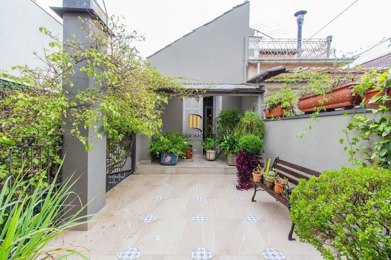 Casa semi mobiliada de 4 quartos bairro Floresta