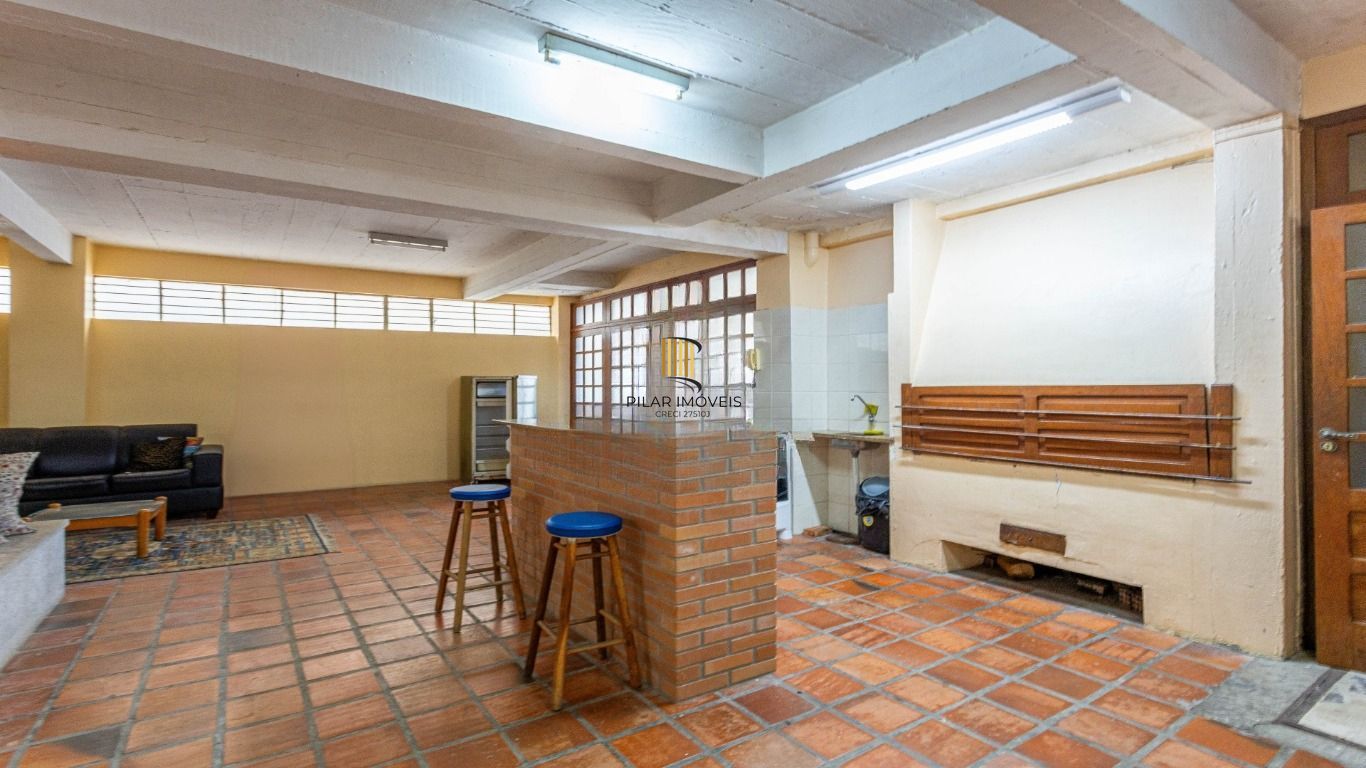 Apartamento mobiliado 3 dormitórios no bairro Petrópolis