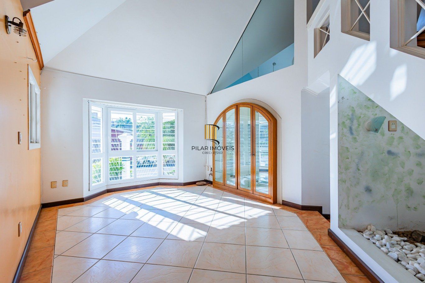 Casa com 3 dormitórios, 2 vagas de garagem no bairro Marechal Rondon em Canoas.