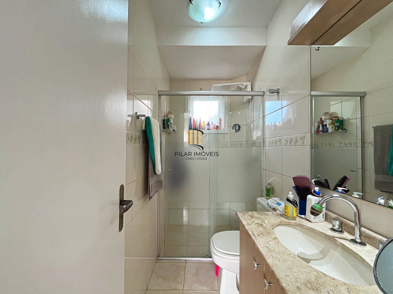 Casa com 3 quartos e 2 vagas em condomínio fechado no bairro Tristeza