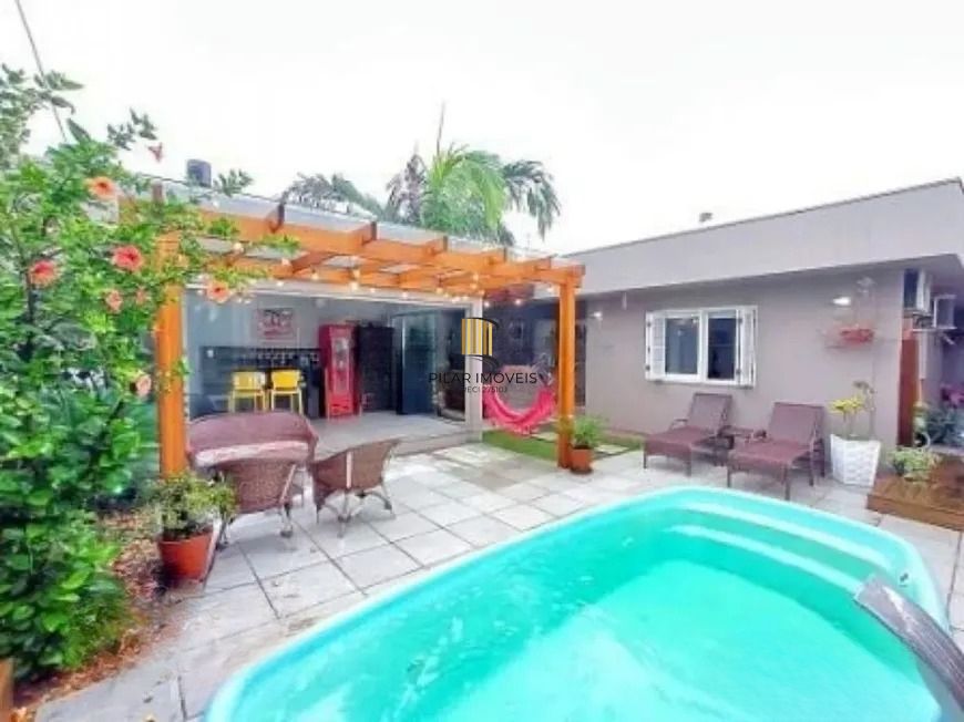 Casa 3 dormitórios no bairro Mário Quintana