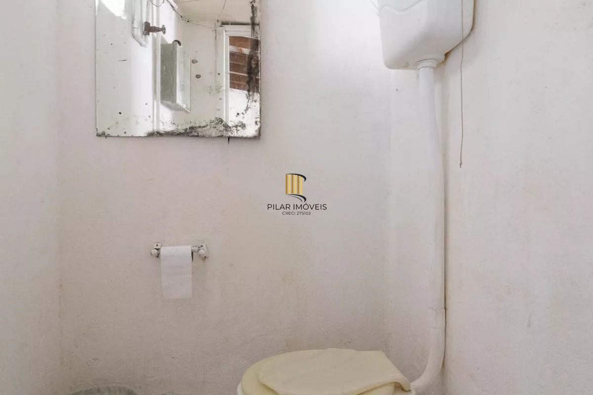 Casa 300m² à Venda na Vila Ipiranga . 2 Quartos, 2 Vagas, Salão e Churrasqueira