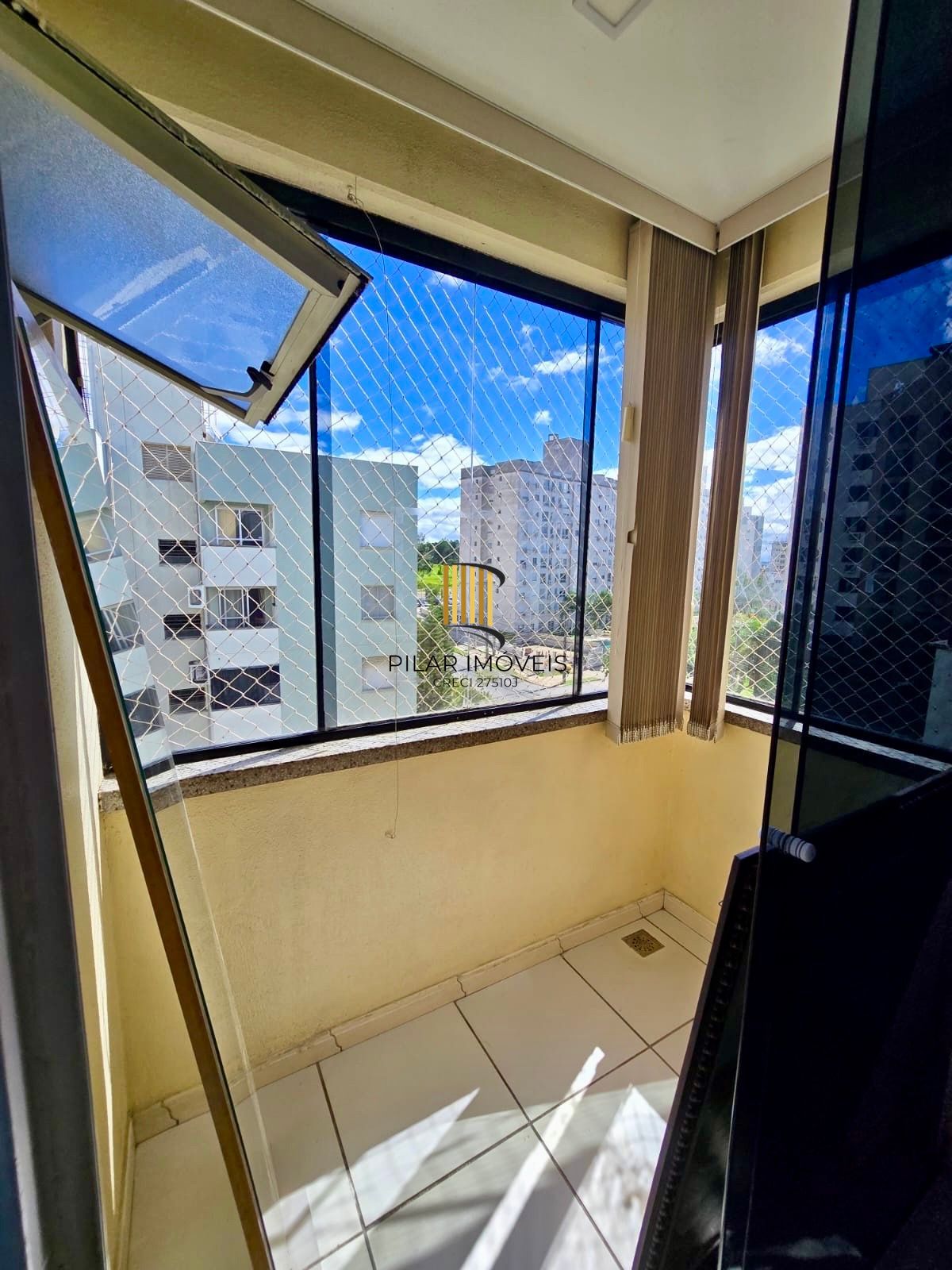 Apartamento de 2 dormitórios, 1 vaga, elevador no bairro Sarandi - Pilar Imóveis