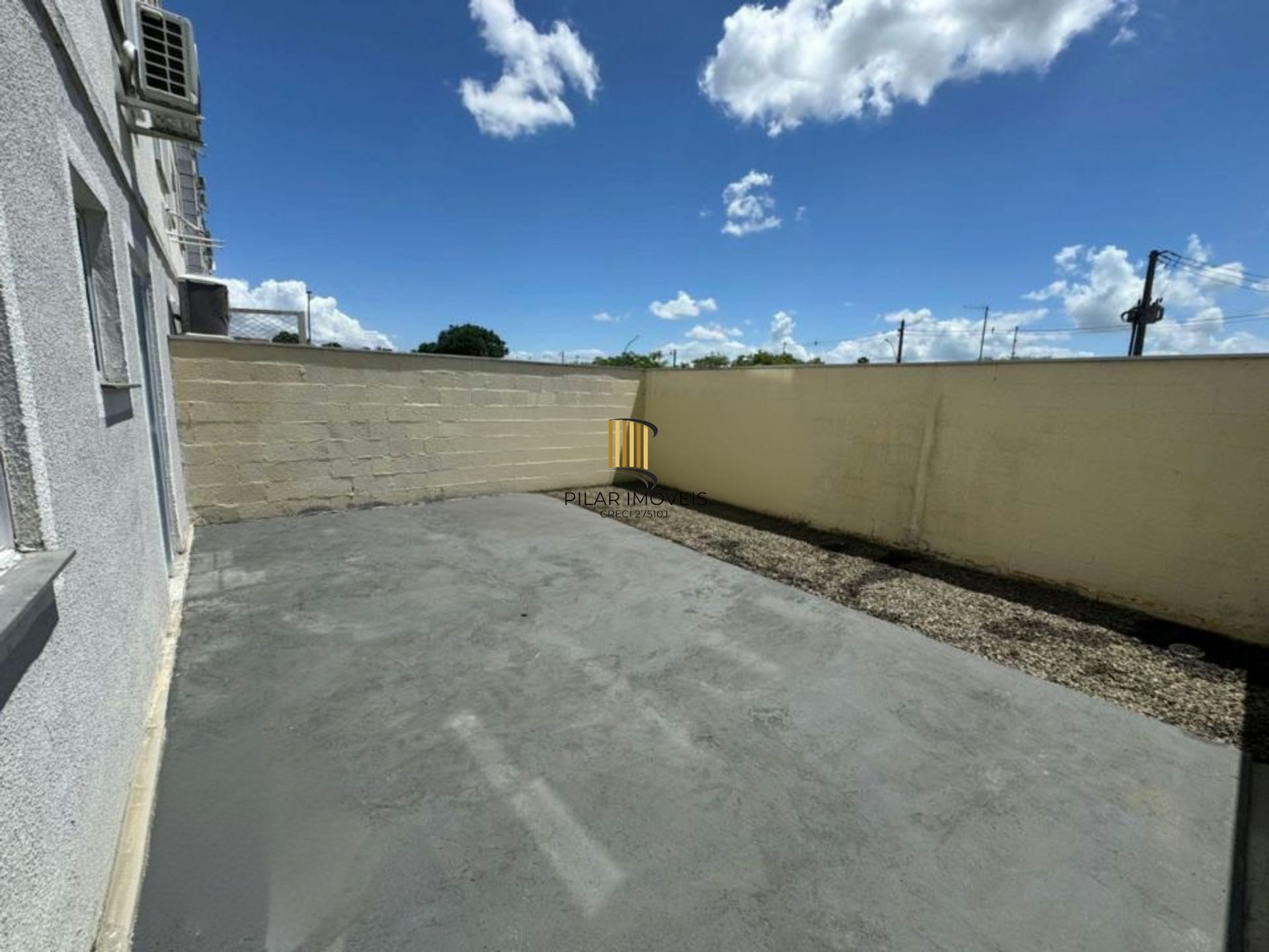 Apartamento de 2 dormitórios, piscina e 1 vaga de garagem em Canoas.