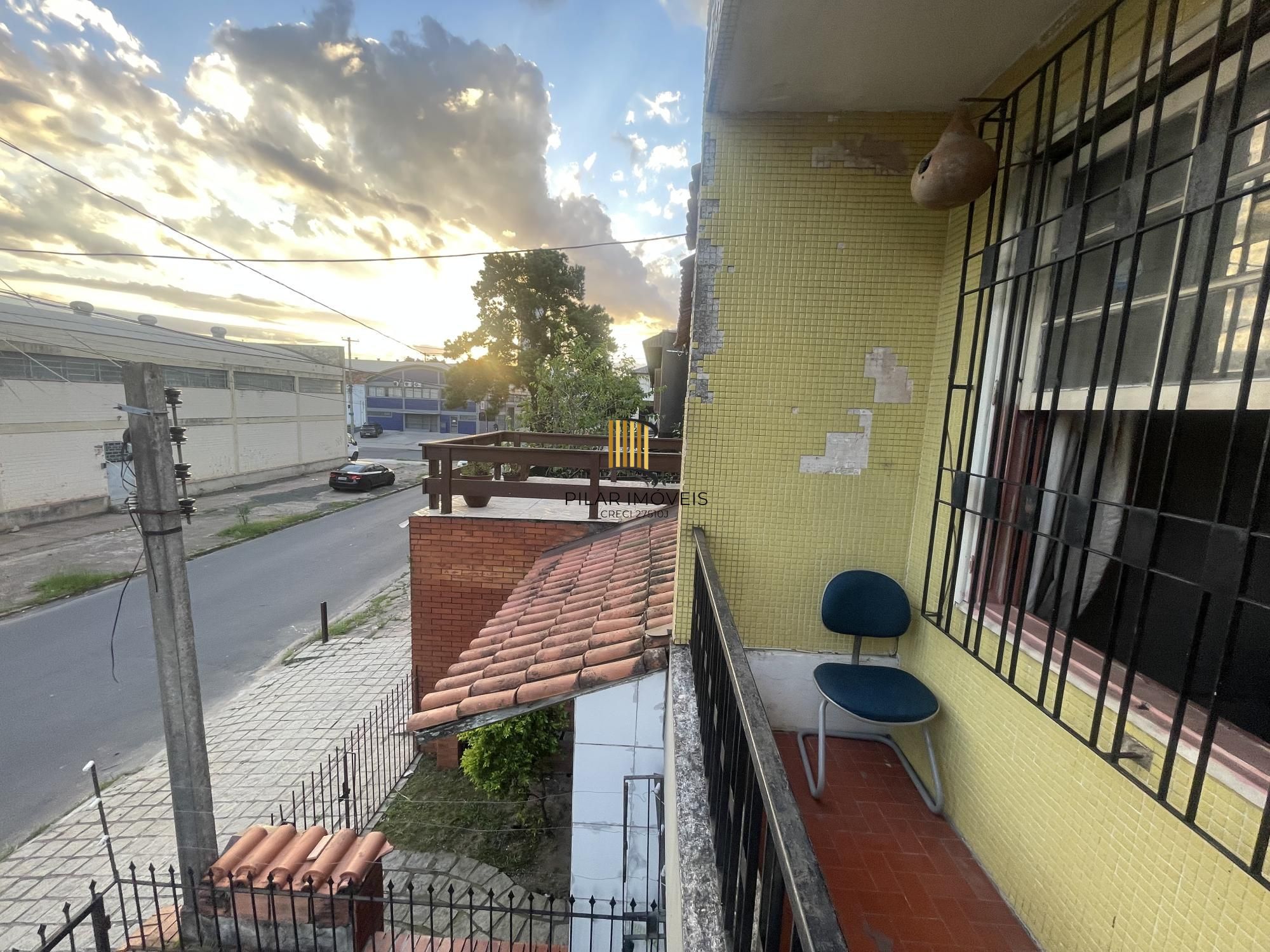 Casa 3 dormitórios e 2 vagas, 154m2 Bairro Santa Maria Goreti,  Porto Alegre