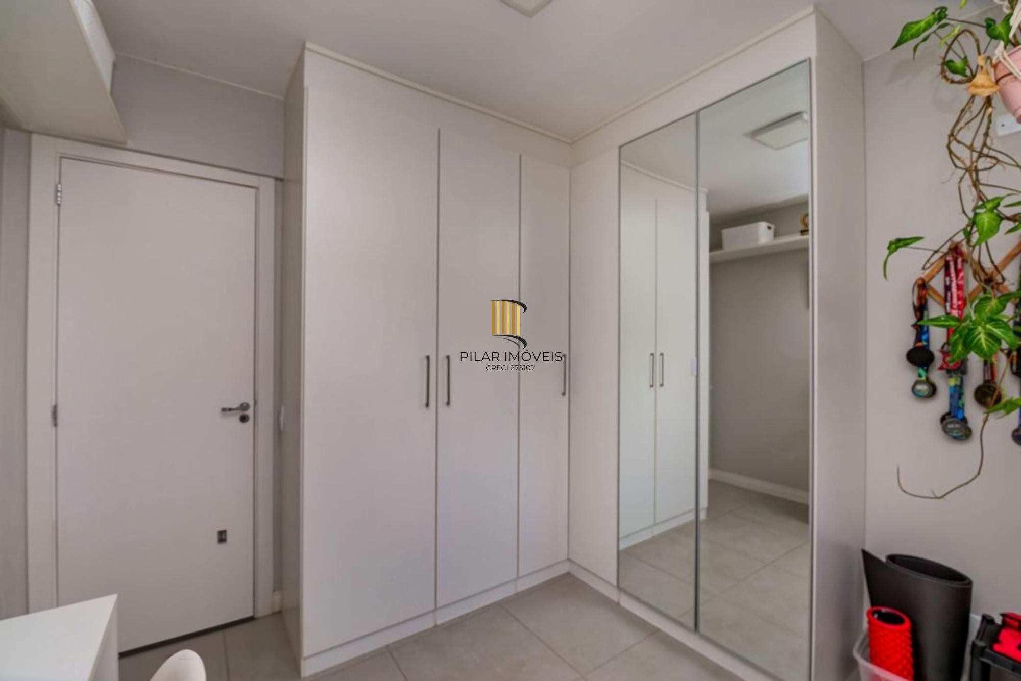 Apartamento de 2 quartos, suíte, elevador, 1 vaga no bairro Ipanema.