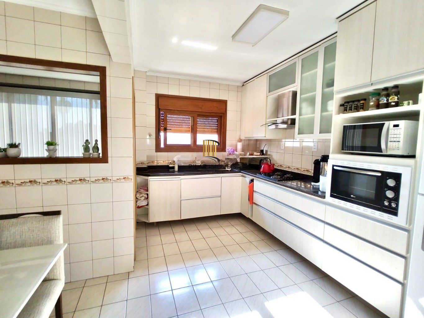 Apartamento com 3 quartos, 1 vaga de garagem com elevador em Canoas.