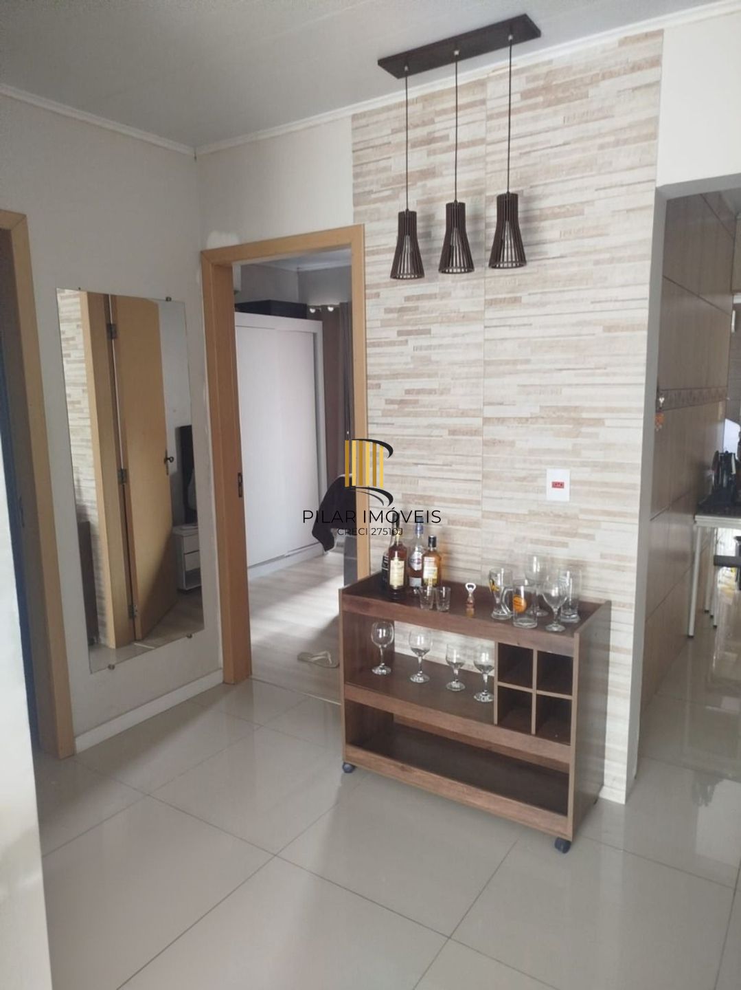 Casa de 2 dormitórios e 2 vagas de garagem em são José Canoas.