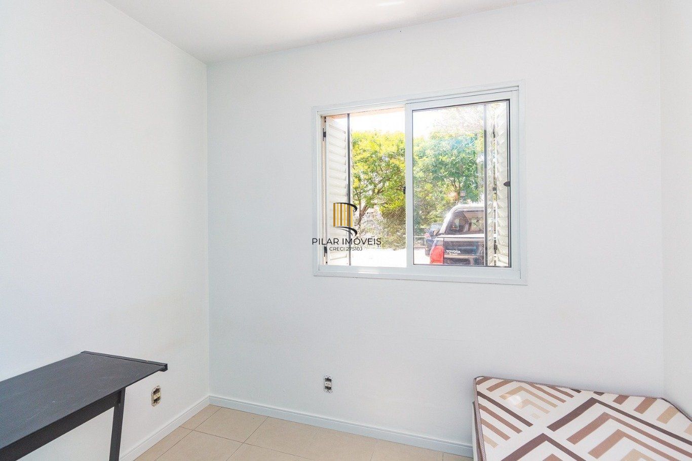 Apartamento com 2 quartos, 1 vaga, gás central e elevador no bairro Sarandi.