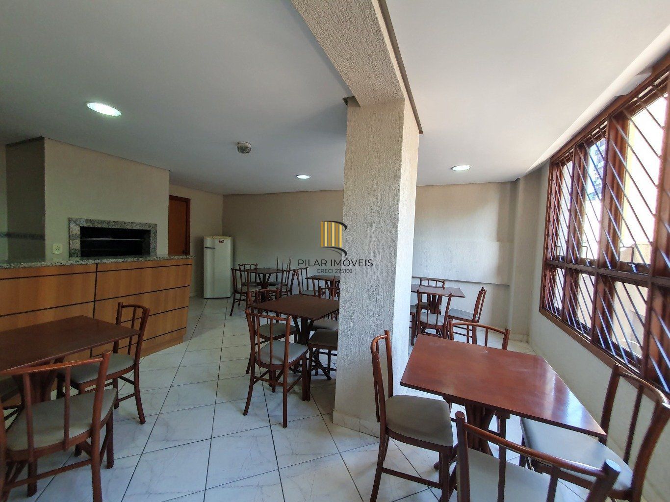 Apartamento com 3 quartos com 1 vaga de garagem localizado no centro de Canoas