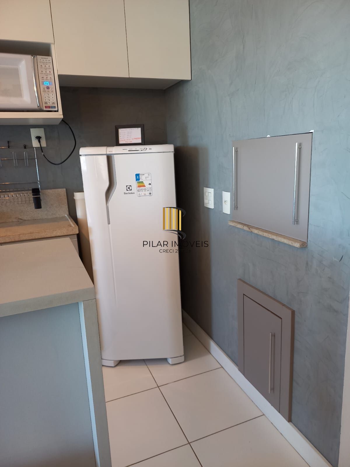 Apartamento de 2 dormitórios , 1 vaga coberta no bairro São Sebastião
