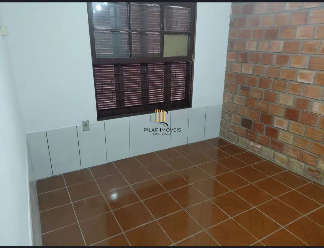 Casa com 3 dormitórios e 2 vagas de garagem em Gravataí.