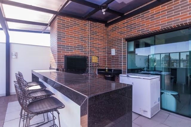 Apartamento de 1 dormitório e elevador no bairro Menino Deus Porto Alegre.